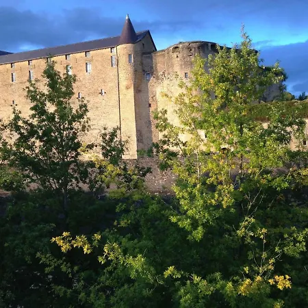 Chateau Fort Plein Cadre Appartamento Sedan